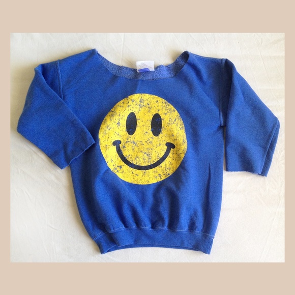 Smiley top by "Random Hearts". - Picture 1 of 3